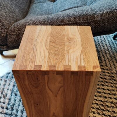 Sofa Butler, kleiner Couchtisch, Sofatisch Holz, Couch Beistelltisch, Sofatablett, Tablett Sofa, Armlehnenablage Holz, Couch Organizer, Beistelltisch Sofa, Couch Butler, Tablett für Sofa, Sofa Tablett Holz, Sofa Accessoire, Eichenholz Sofa Butler, Couch Tisch kompakt, Wohnzimmer Organizer, kleines Beistelltisch Sofa, minimalistisch Couchtisch, Couch Tablett Massivholz, handgemachter Sofatisch